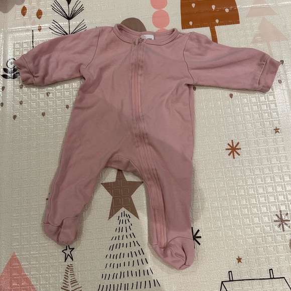 0-3 months Baby Gear and Rene Rolf Baby Girl Clothes - Picture 3 of 6